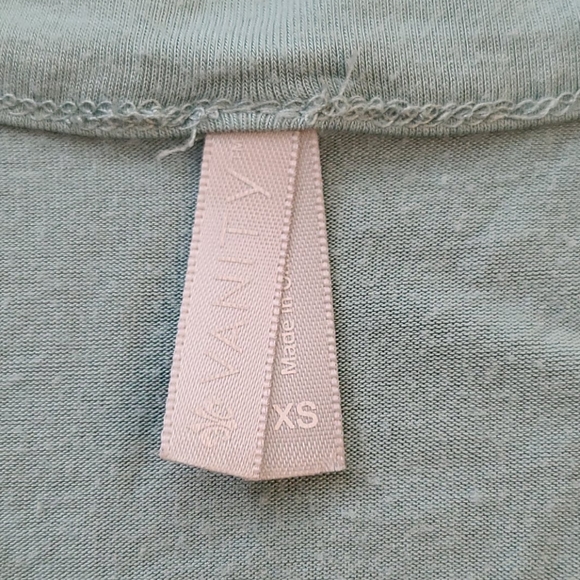 Size Xsmall tshirt - Picture 2 of 2